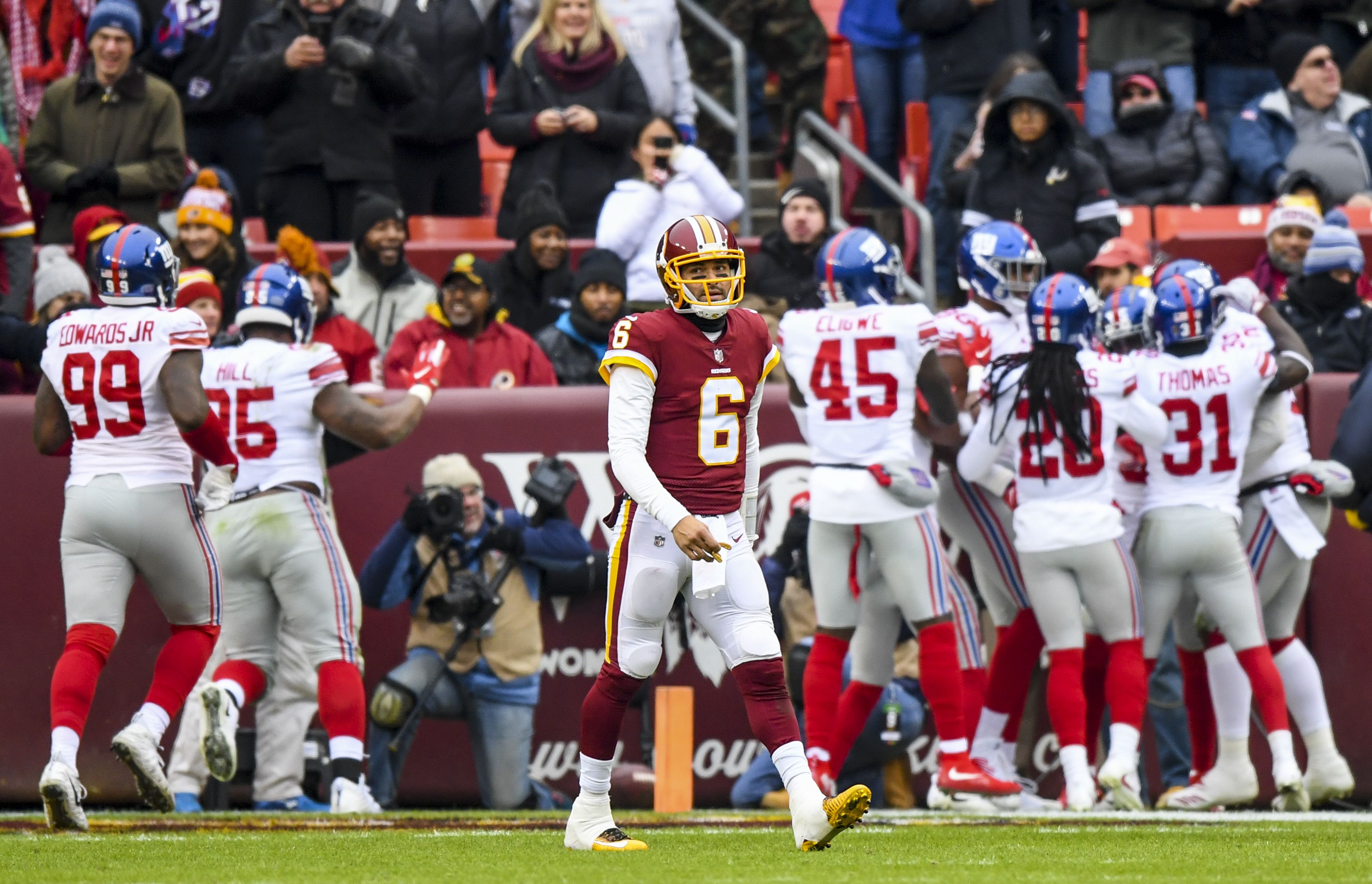 Redskins routed by Giants, 40-16, as many fans leave at halftime of  embarrassing loss - The Washington Post